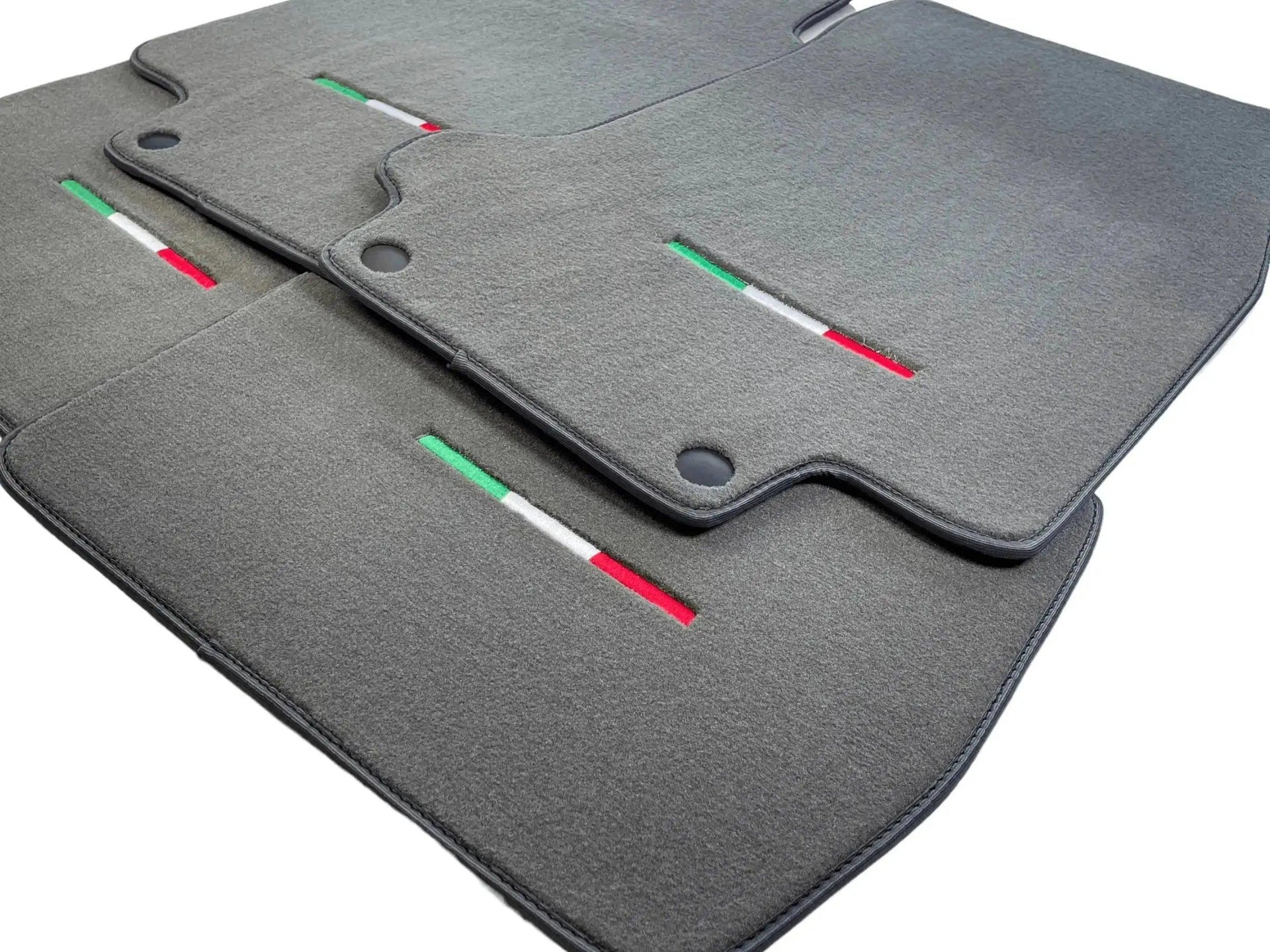 Gray Floor Mats For Maserati GranTurismo Sportline (2009-2019) IT Edition - AutoWin