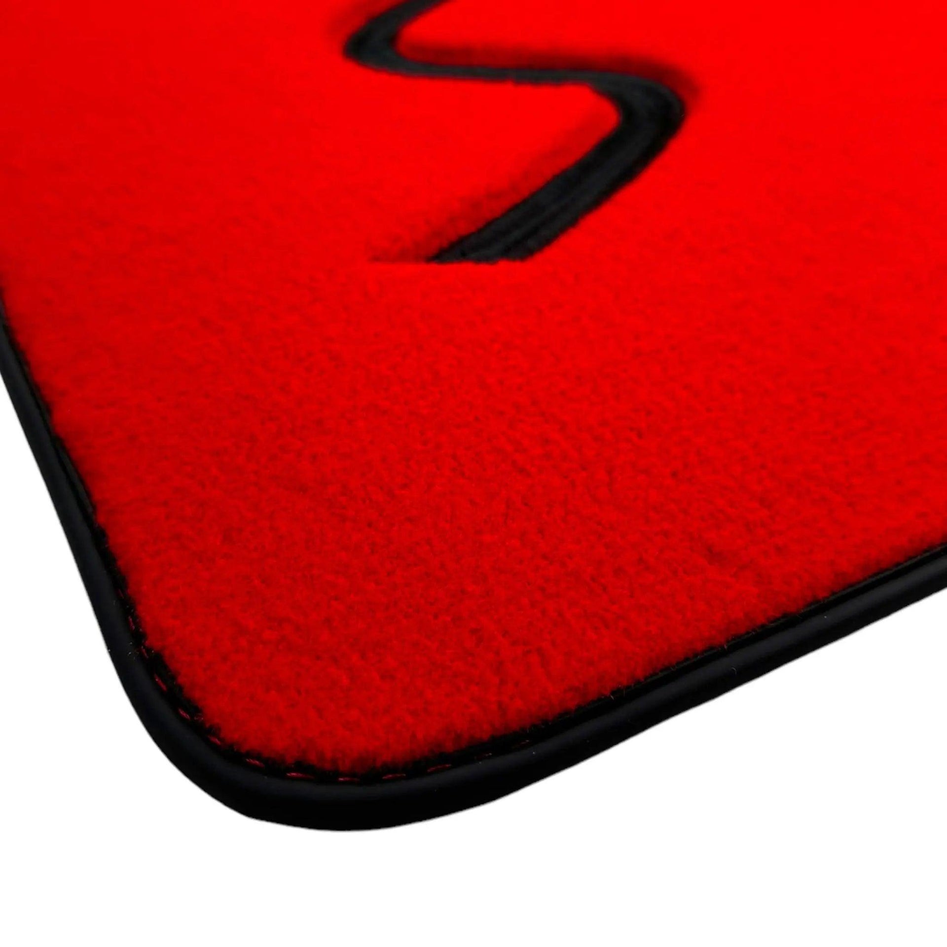 Red Floor Mats for Mini Clubman R55 (2007-2015) - AutoWin