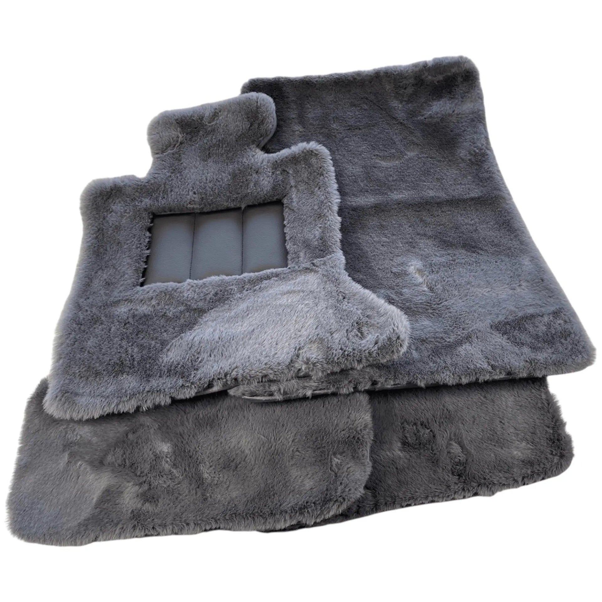 Various Colors of Sheepskin Floor Mats Tailored for the Alfa Romeo Giulia (1962-1978) - AutoWin
