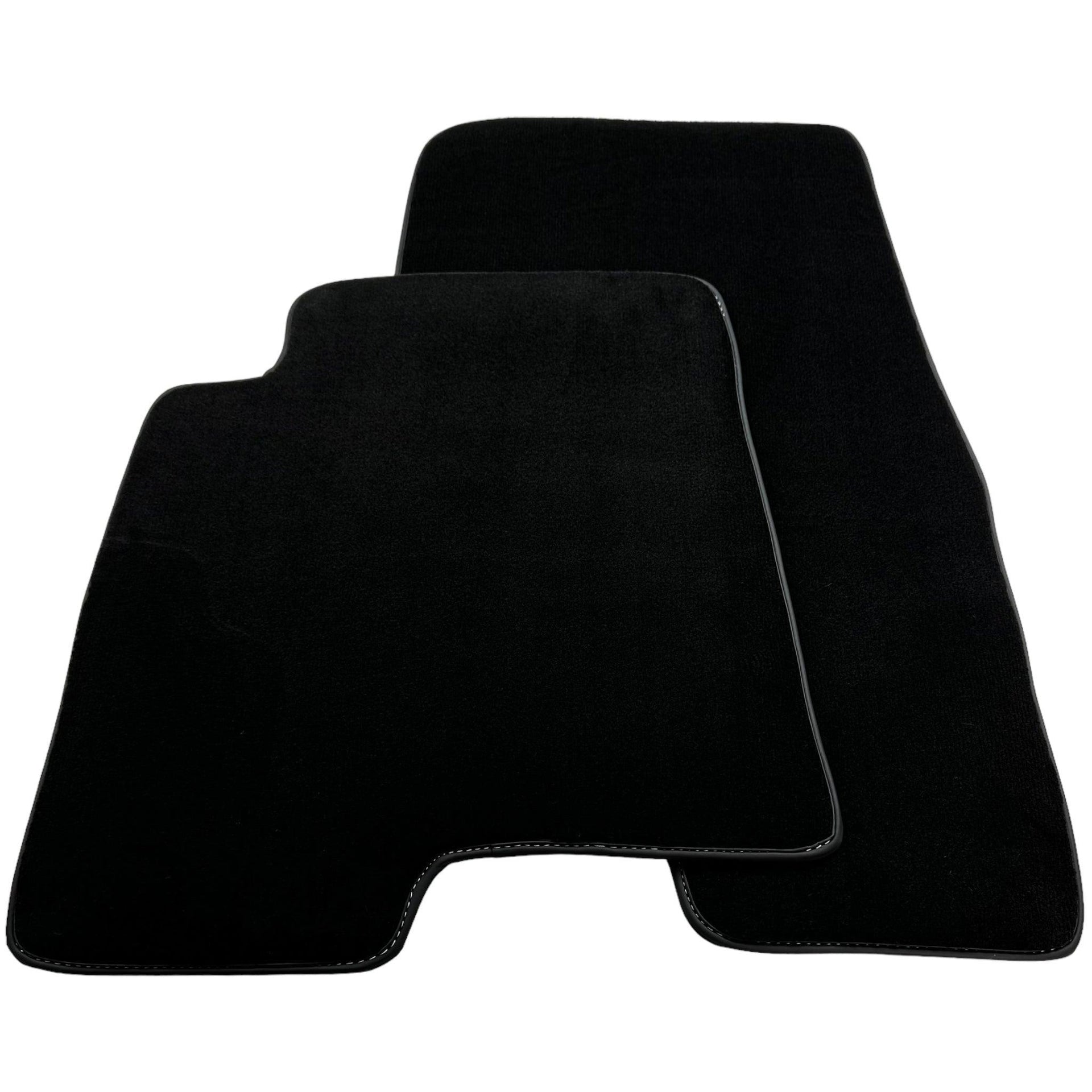 Black Floor Mats For Mitsubishi Pajero III (2000-2004) - AutoWin