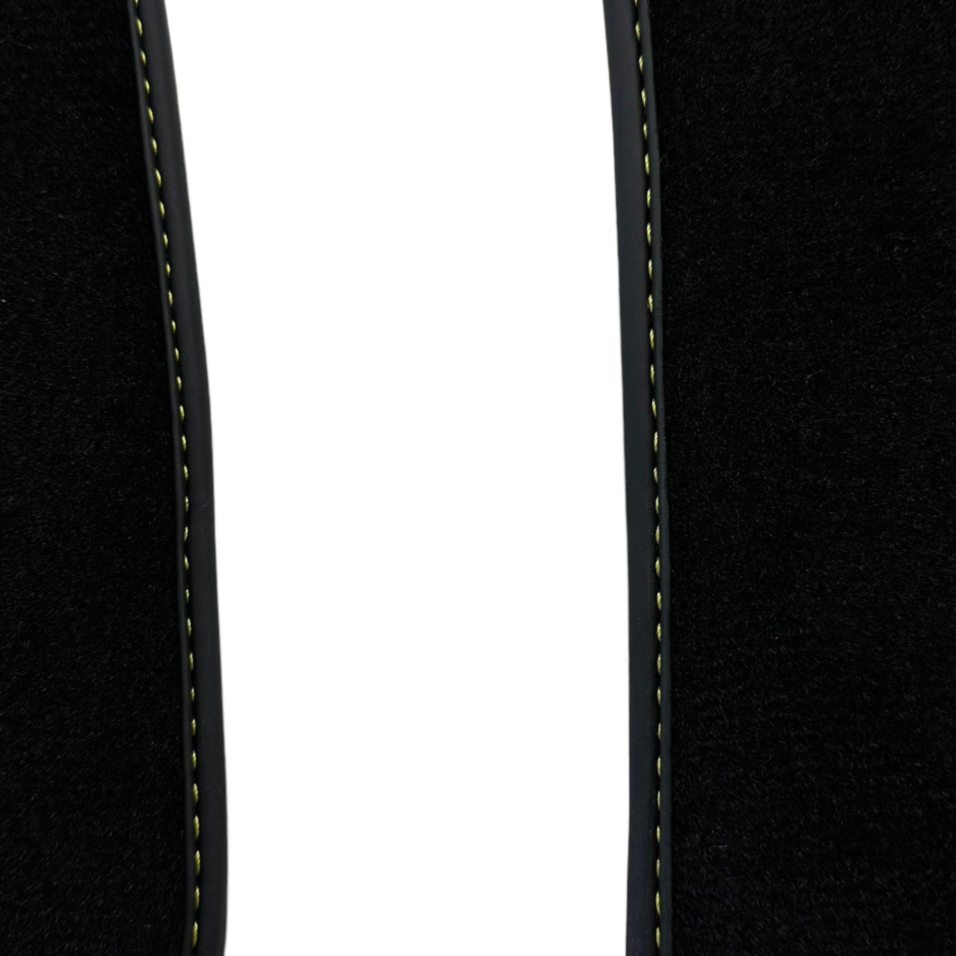 Black Floor Mats For Nissan 350Z (2003-2008) - AutoWin