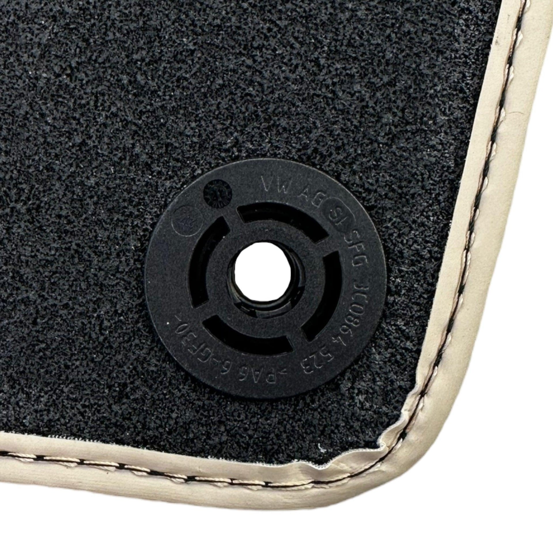 Black Floor Mats for Porsche Cayenne (2010-2018) - AutoWin