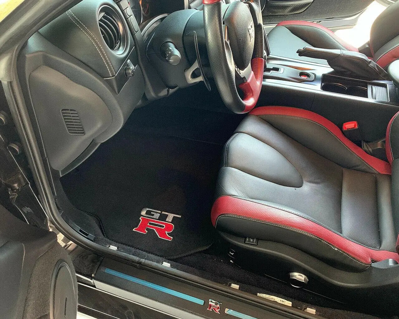 Floor Mats for Nissan GT-R Tailored Black Carpets Set With GTR Emblem - AutoWin