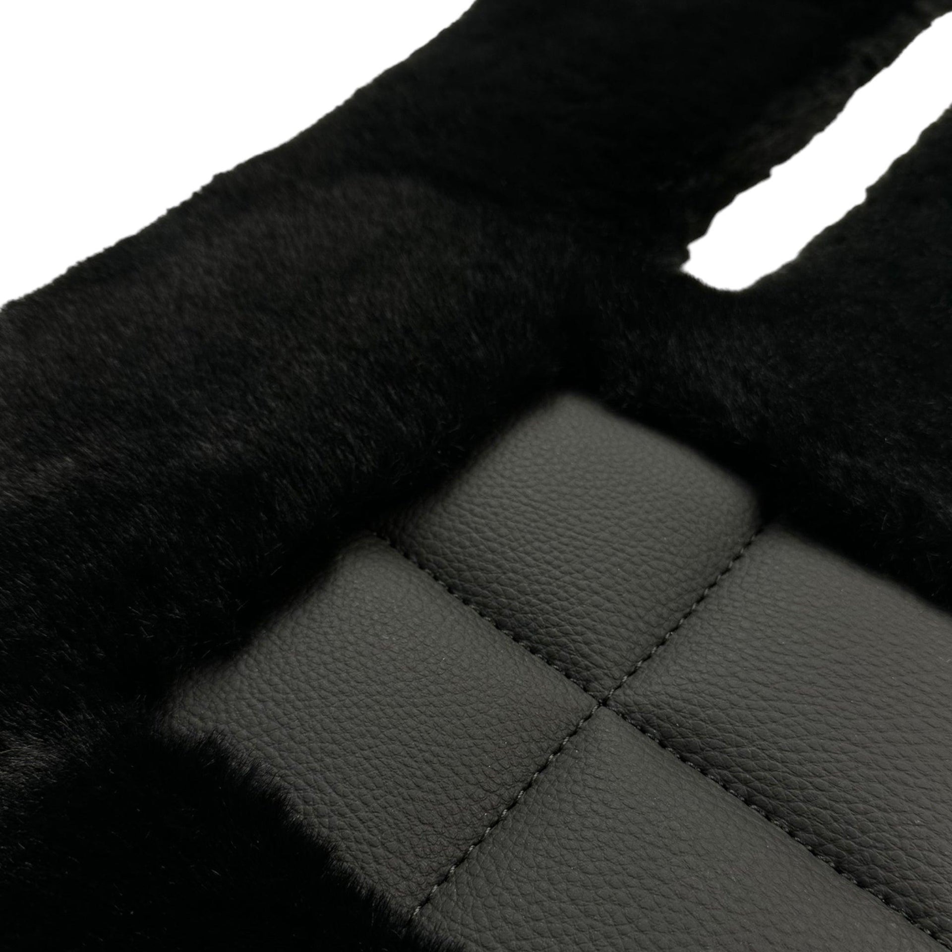 Black Sheepskin Floor Mats For Mercedes Benz C-Class W203 Sedan 4Matic (2000-2007) | ER56 Design - AutoWin