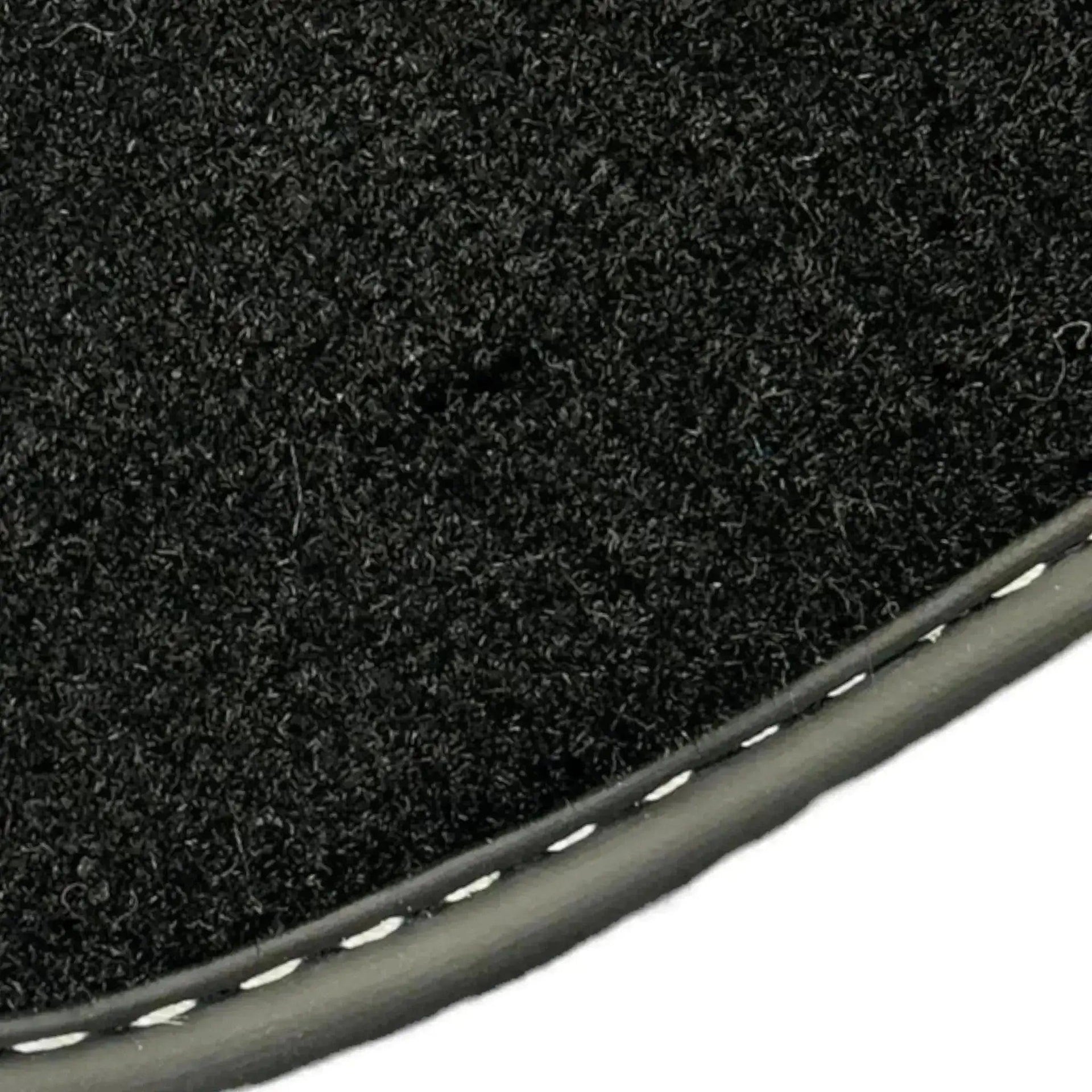 Black Floor Mats for Toyota Verso-S (2010-2015) - AutoWin