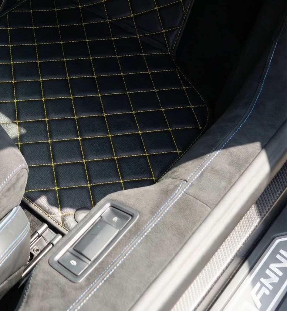 Customizable Leather Floor Mats with Vertical Hex Pattern for Lamborghini Centenario (2016-2017) - AutoWin