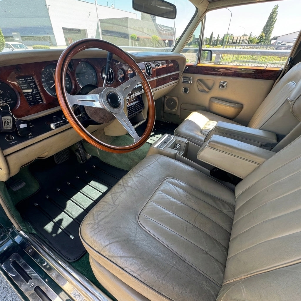 Customizable Leather Floor Mats with AW35 Pattern for Rolls Royce Wraith (2013–2023)