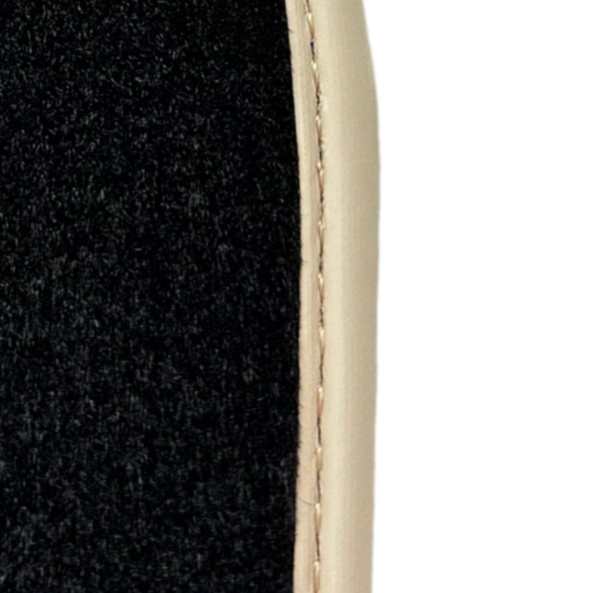 Black Floor Mats For Honda CR-V (2017-2022) ER56 Design - AutoWin