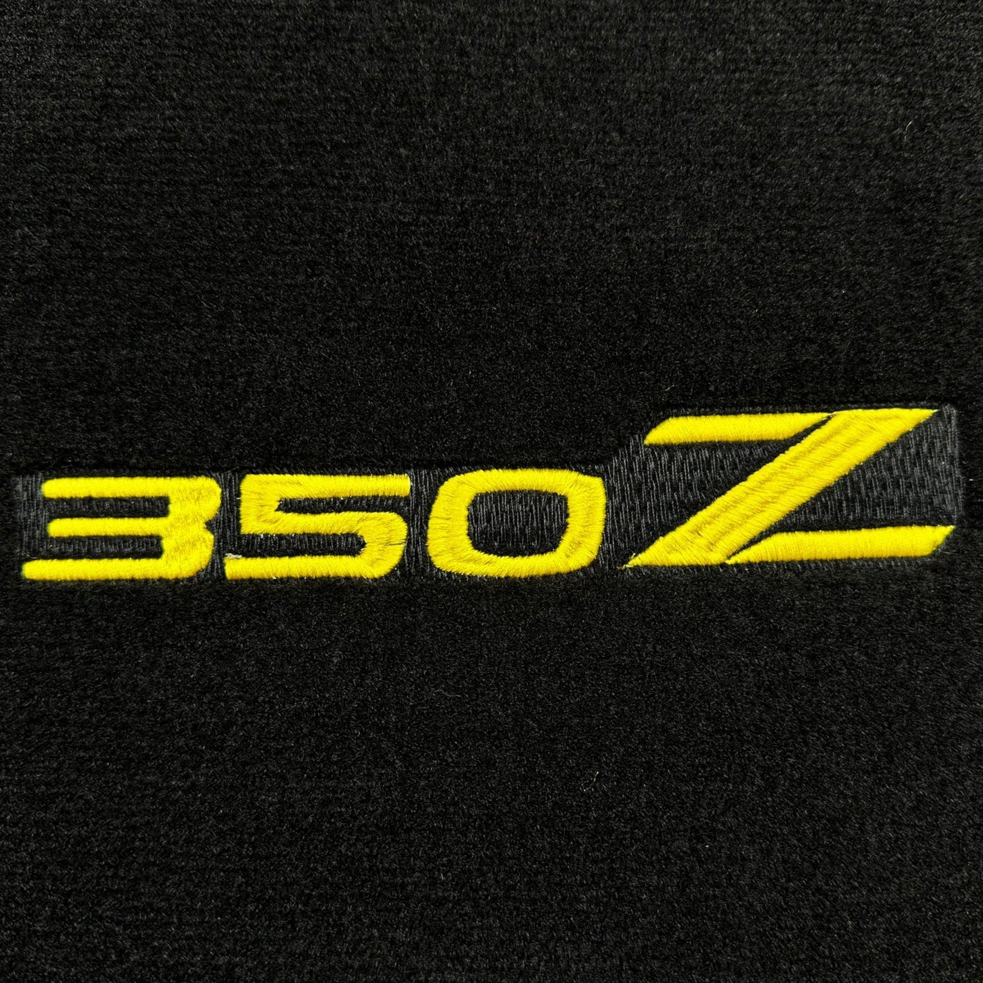 Black Floor Mats For Nissan 350Z (2003-2008) - AutoWin