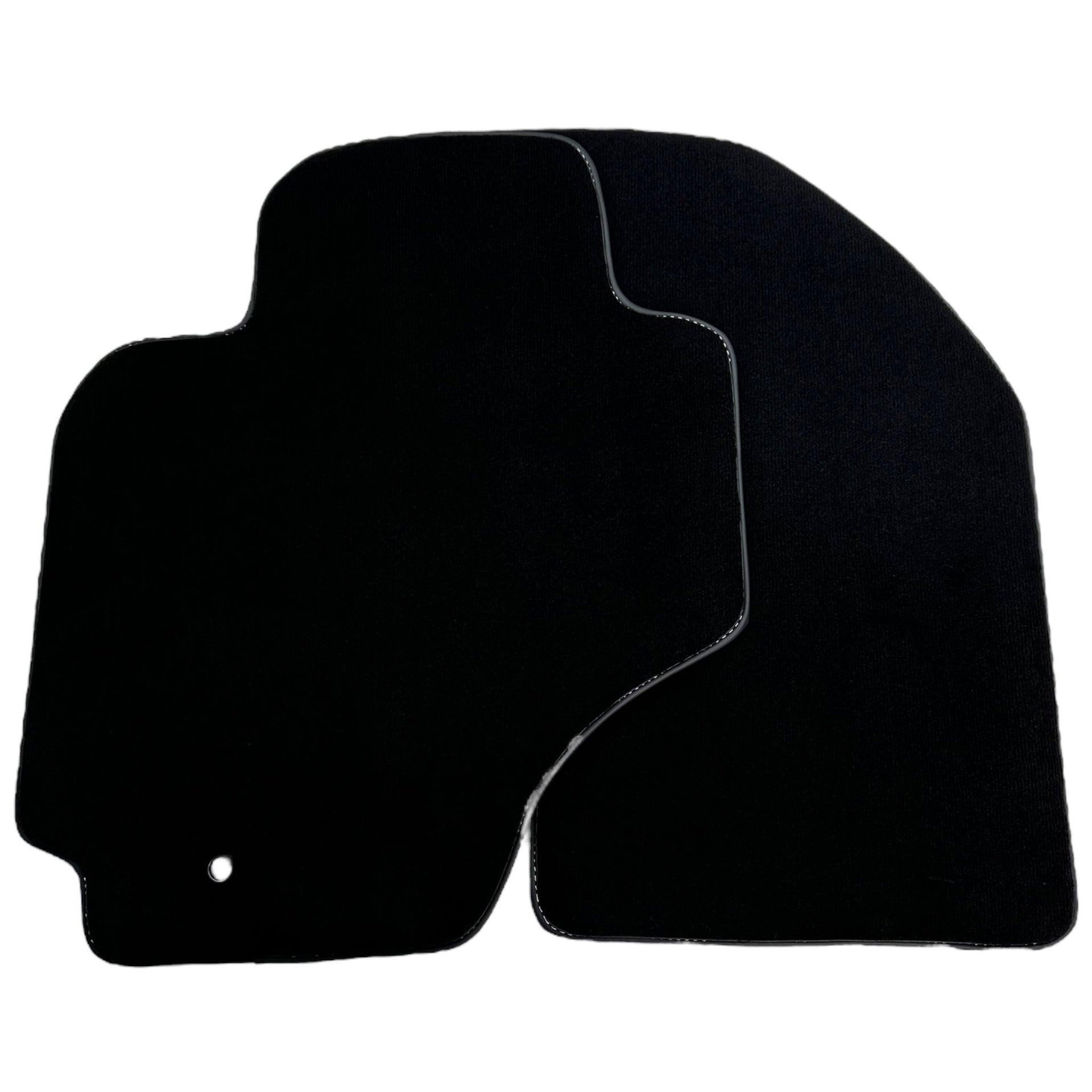 Black Floor Mats For Toyota RAV4 (2000-2003) - AutoWin