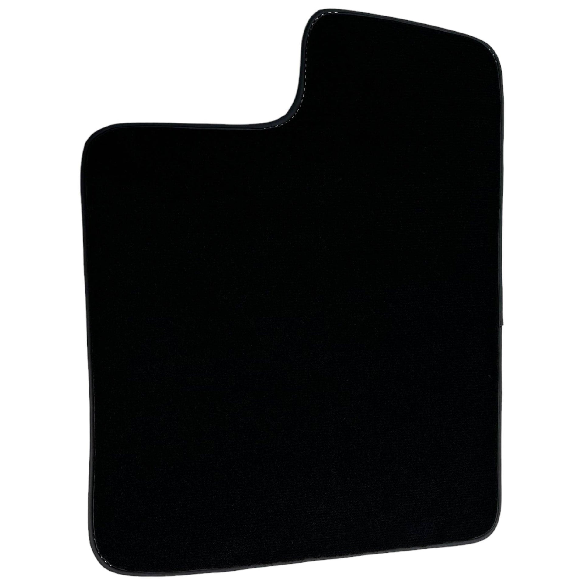 Black Floor Mats For Toyota RAV4 (2000-2003) - AutoWin
