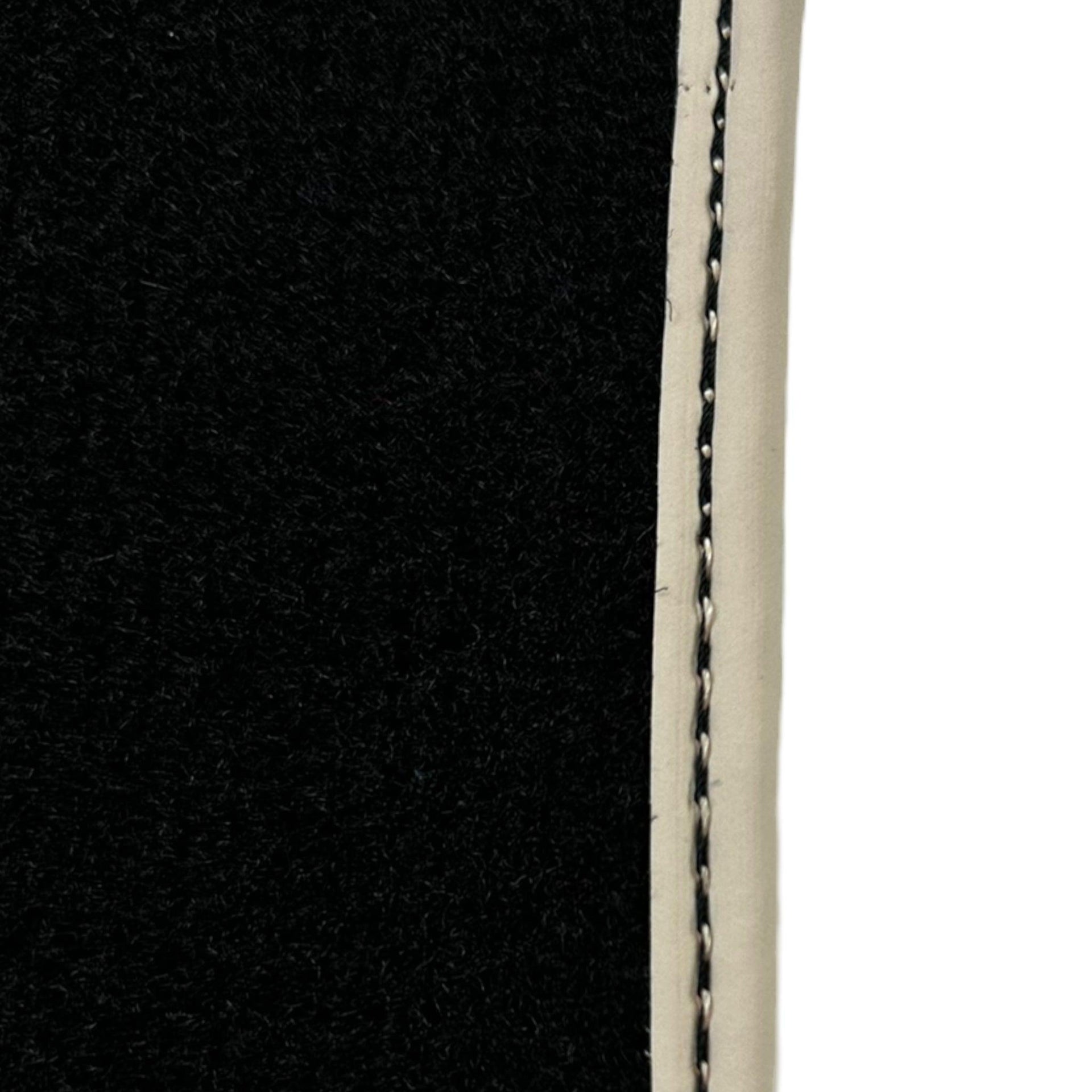 Black Floor Mats For Toyota Corolla Verso (2004-2009) - AutoWin