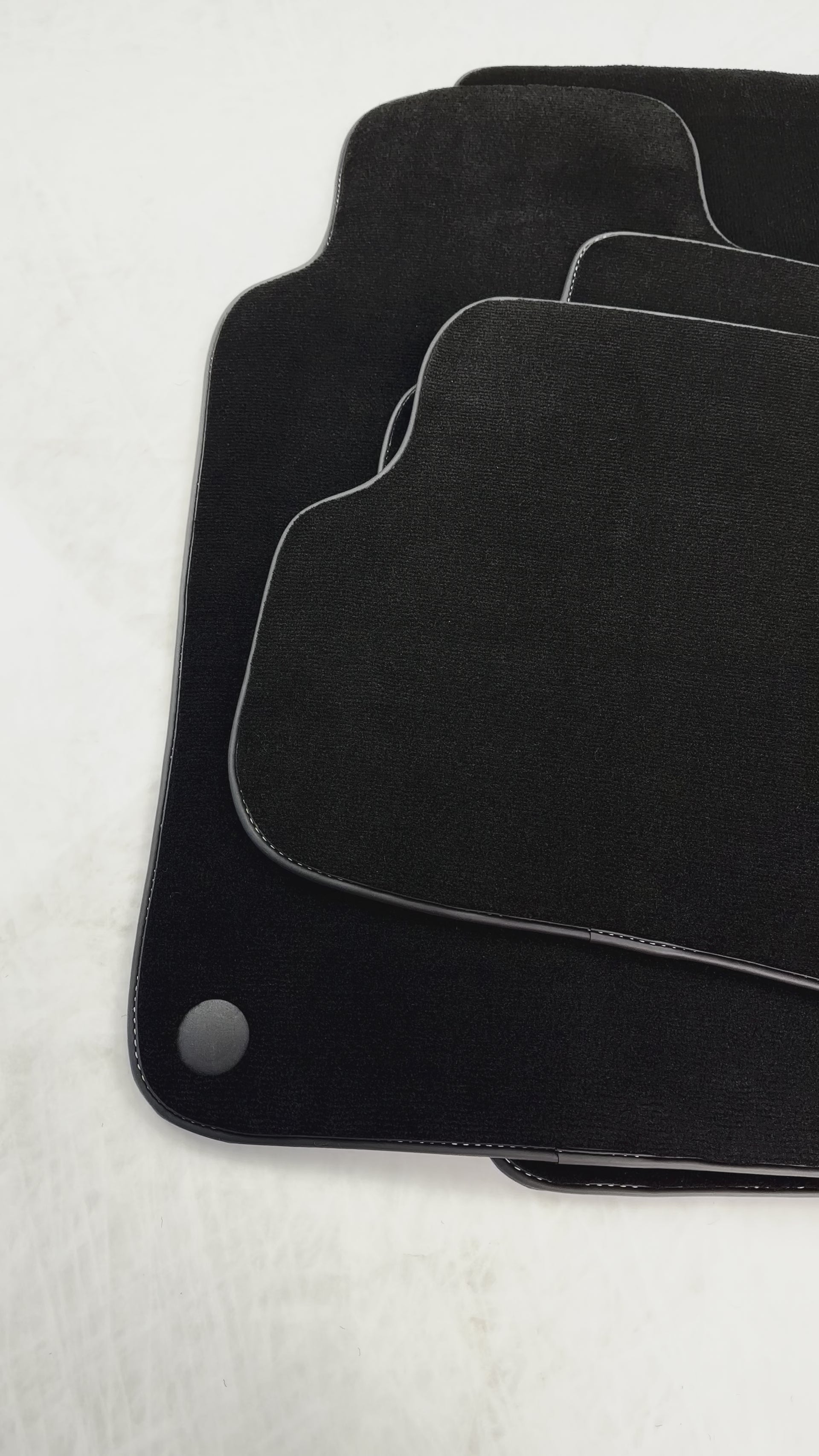 Black Floor Mats For Mercedes Benz C-Class W203 (2000-2007) - AutoWin