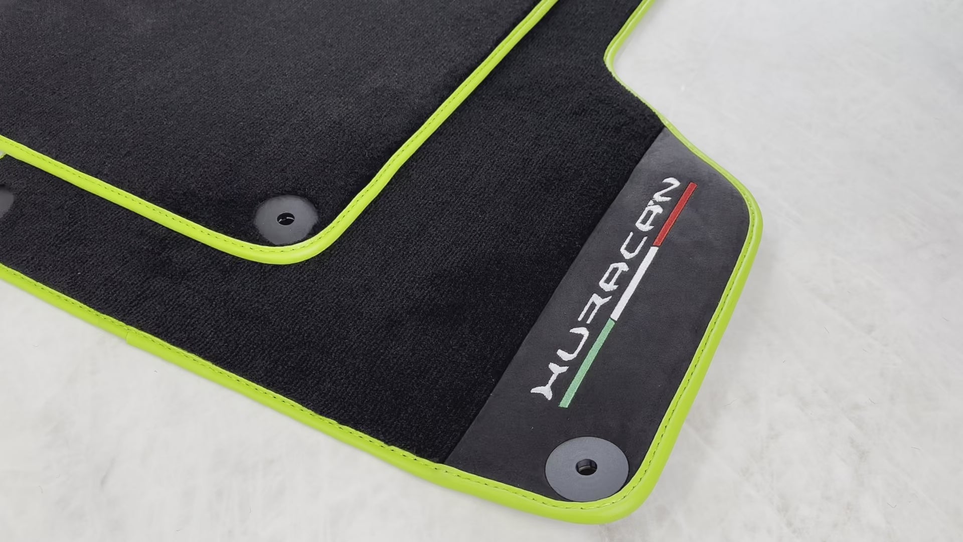 Black Floor Mats for Lamborghini Huracan With Alcantara Leather Green Trim - AutoWin.EU