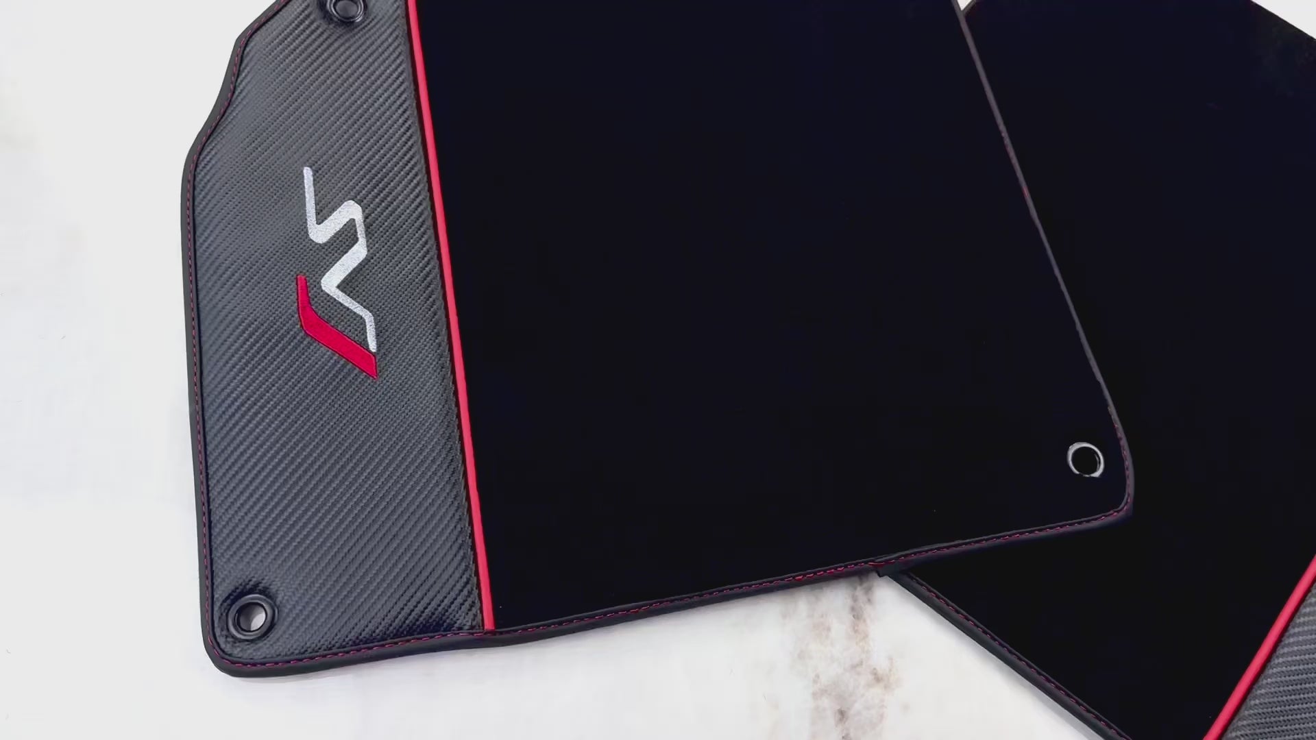 Black Floor Mats for Lamborghini Aventador SVJ with Carbon Fiber - AutoWin.EU