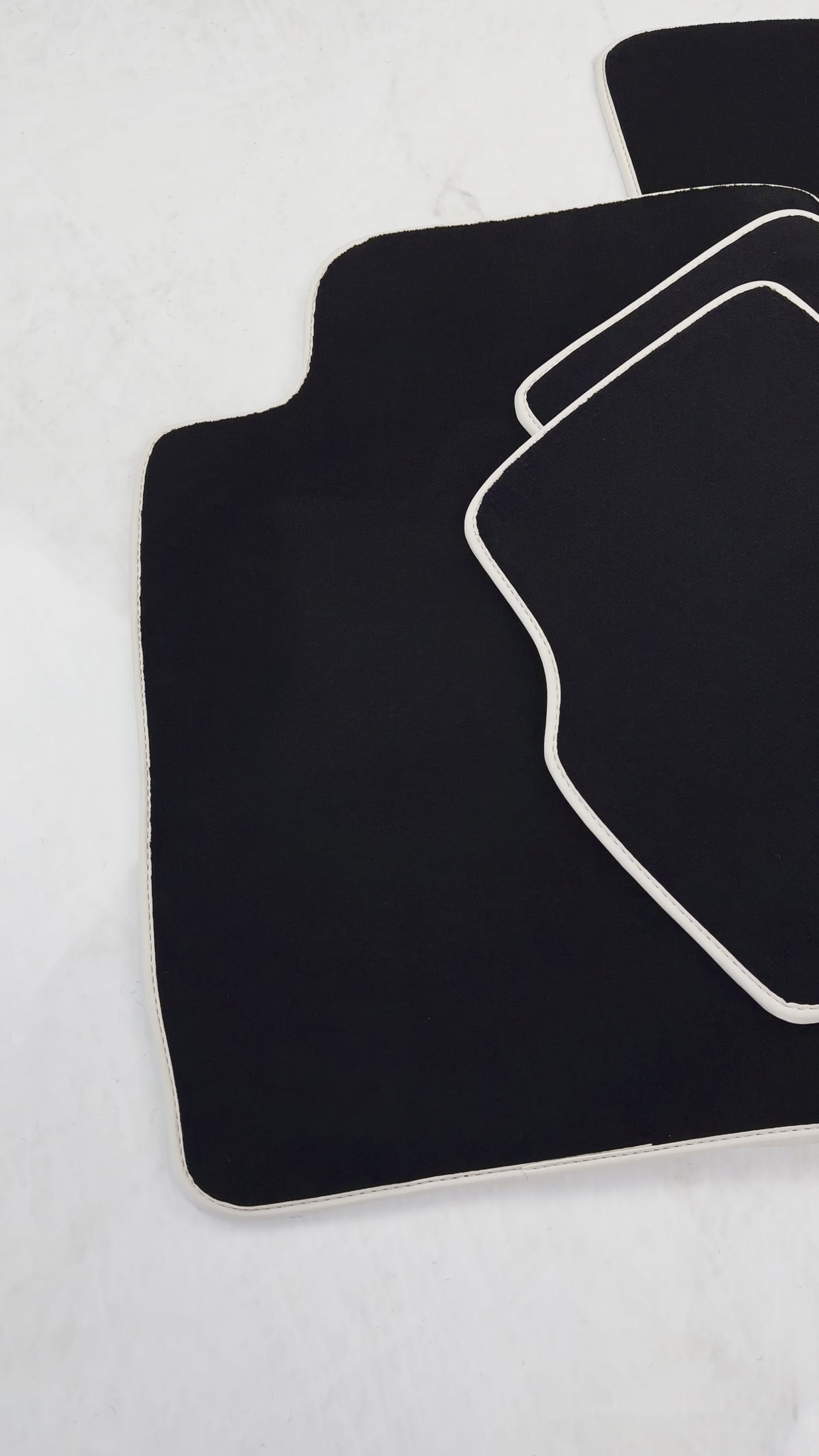 Black Floor Mats for Alfa Romeo 159 (2005-2011) - AutoWin