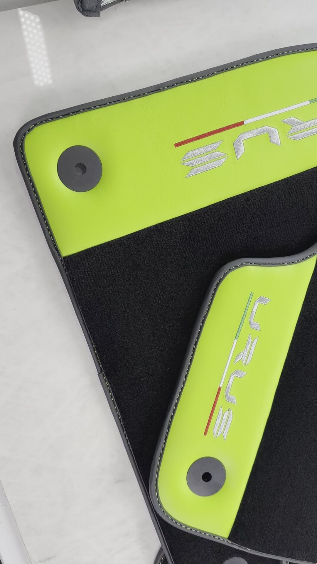 Black Floor Mats for Lamborghini Urus With Green Leather - AutoWin.EU