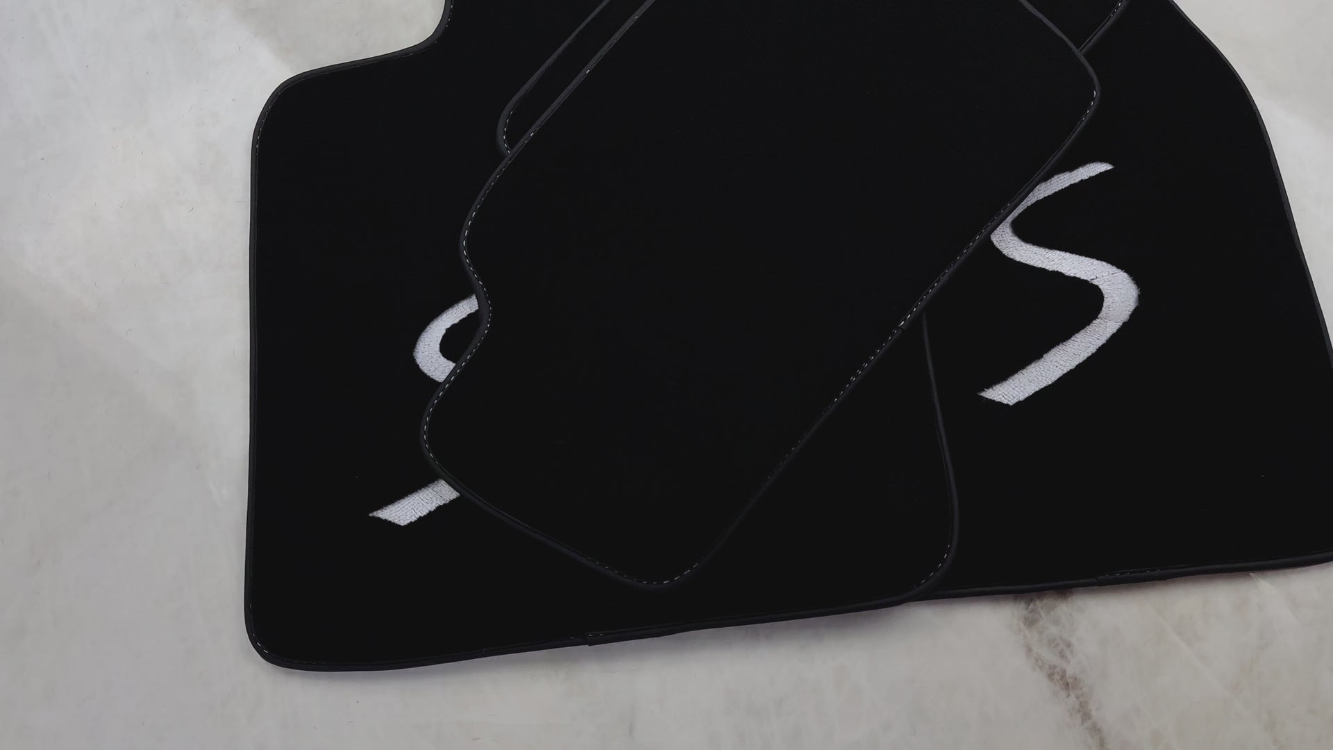 Black Floor Mats for Mini Cooper/One R50 (2001-2007) - AutoWin