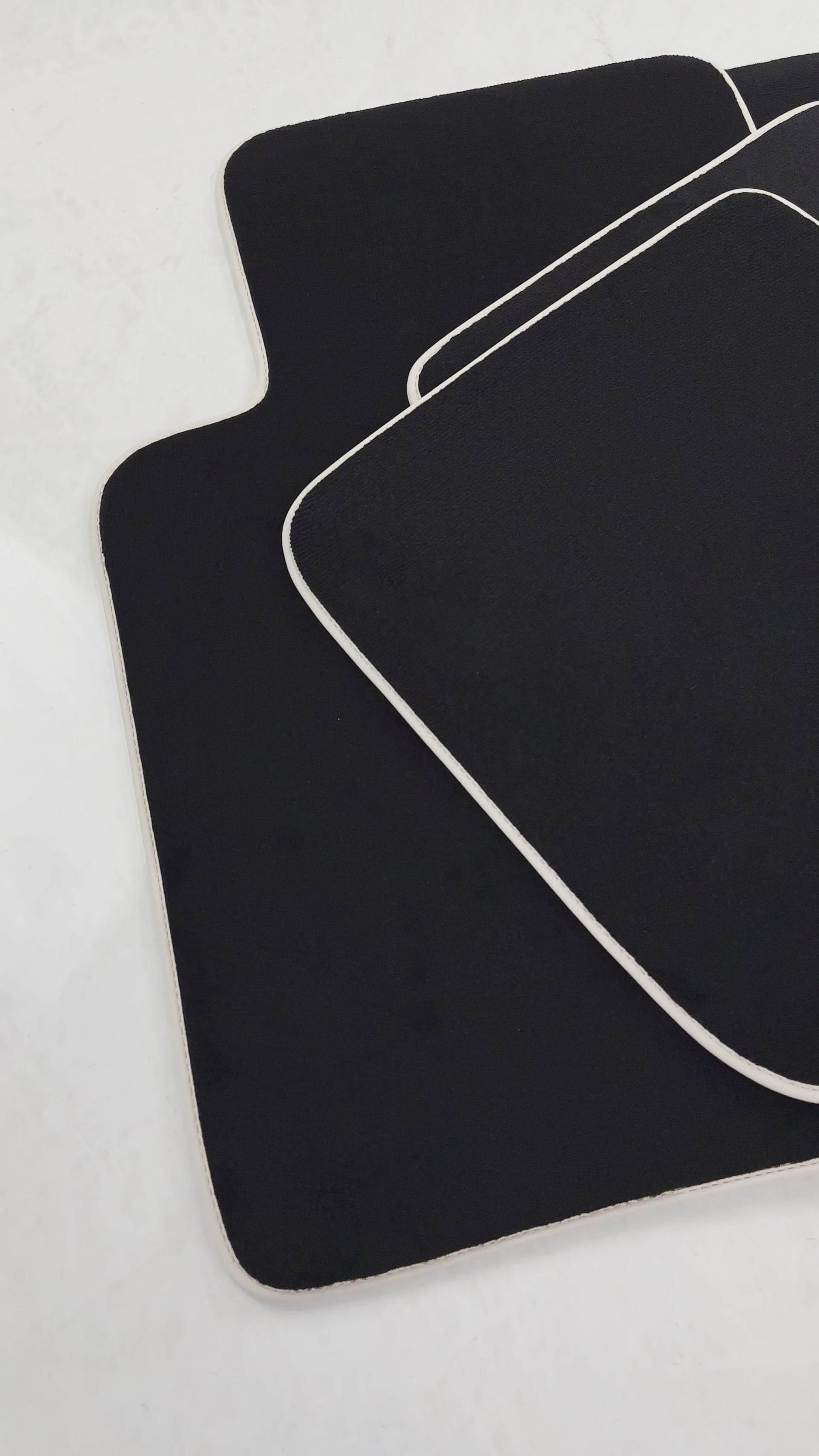 Black Floor Mats for Toyota Camry (1997-2001) - AutoWin