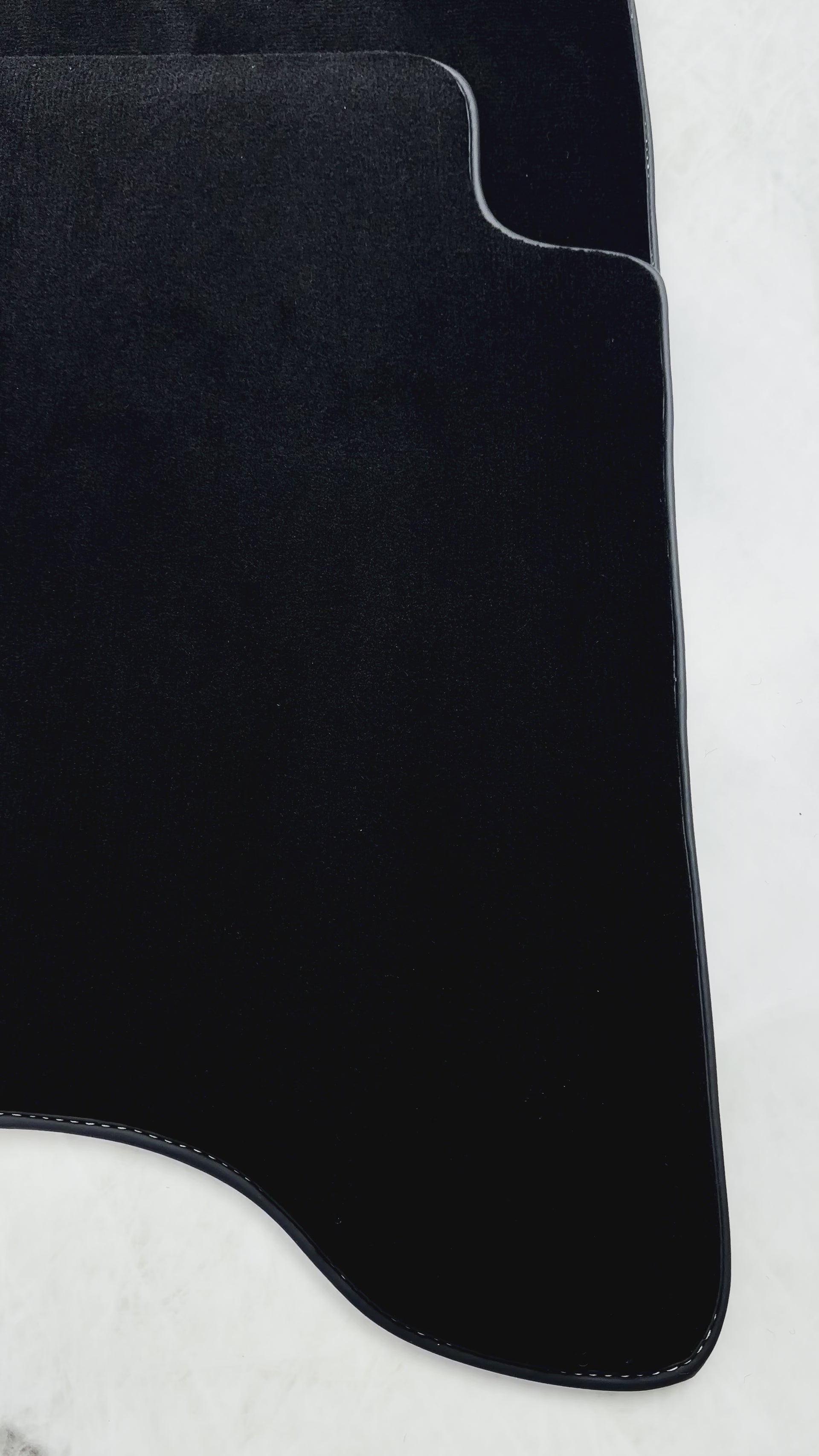 Black Floor Mats For Toyota Land Cruiser 90 (1997-2003) - AutoWin