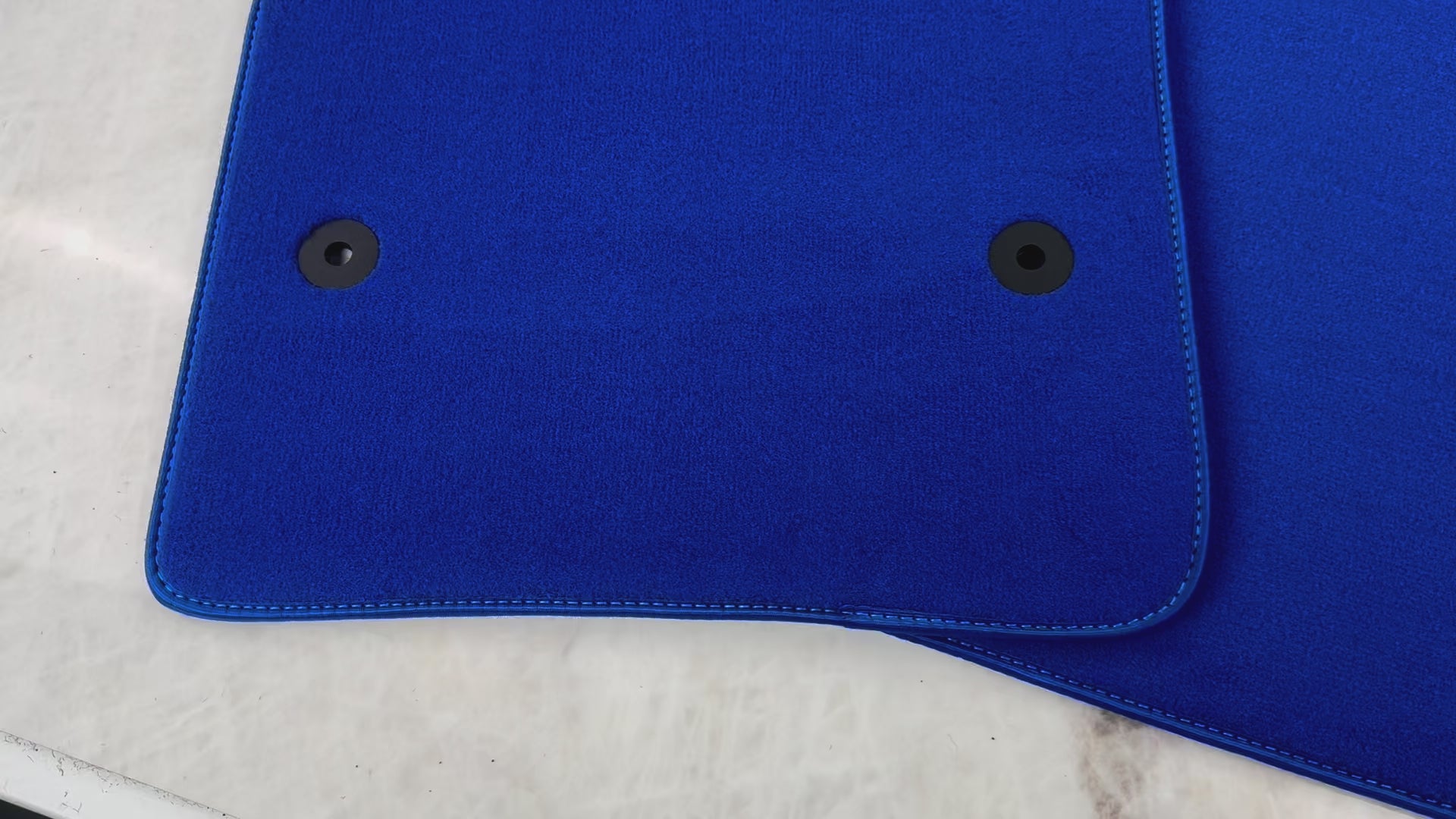 Blue Floor Mats For Chevrolet Corvette C8 (2020-2024) - AutoWin.EU