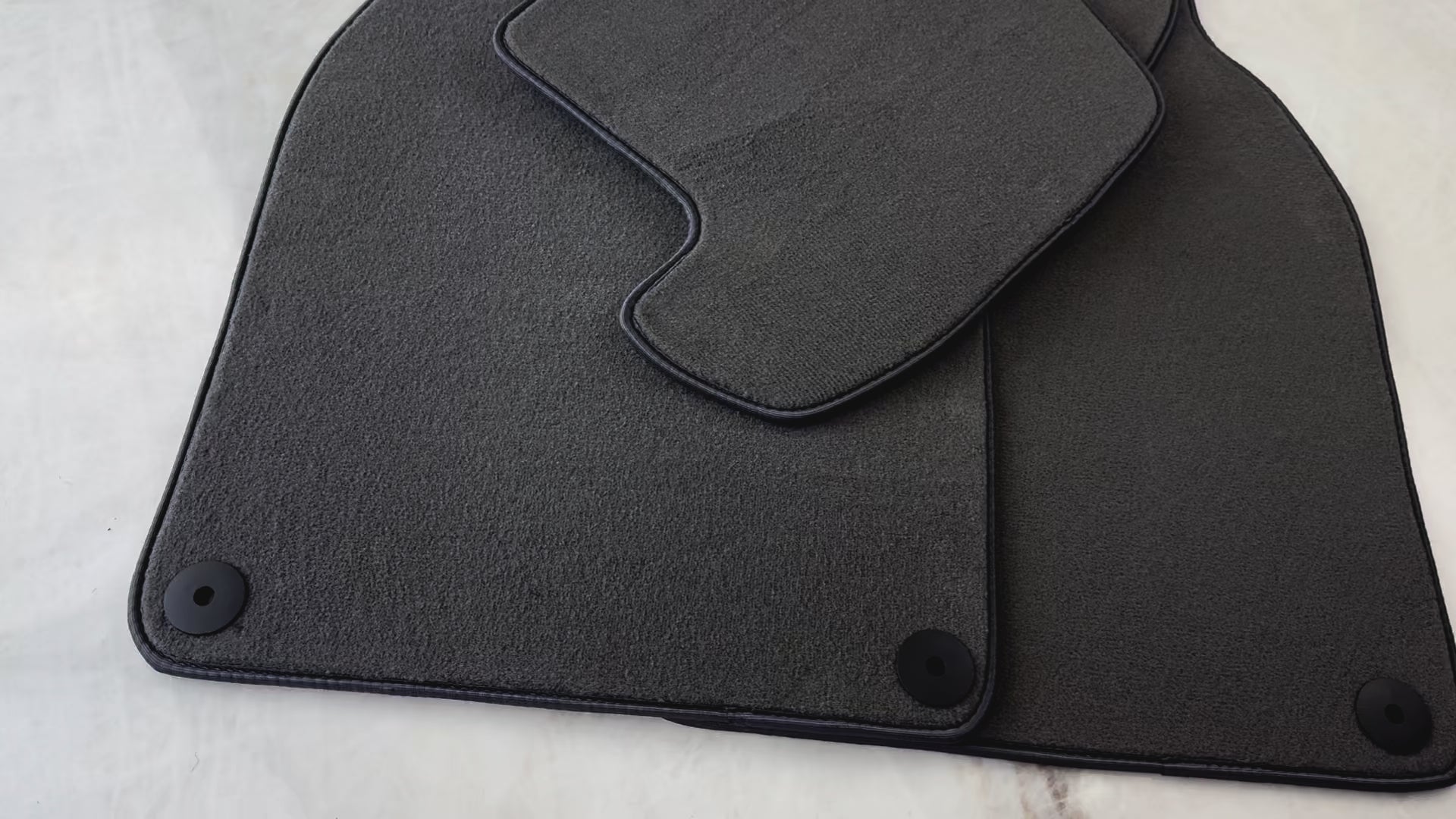 Gray Floor Mats for Porsche Cayenne (2003-2010) - AutoWin