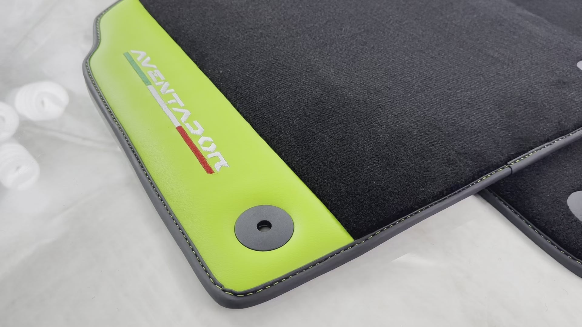Black Floor Mats for Lamborghini Aventador With Green Leather - AutoWin.EU