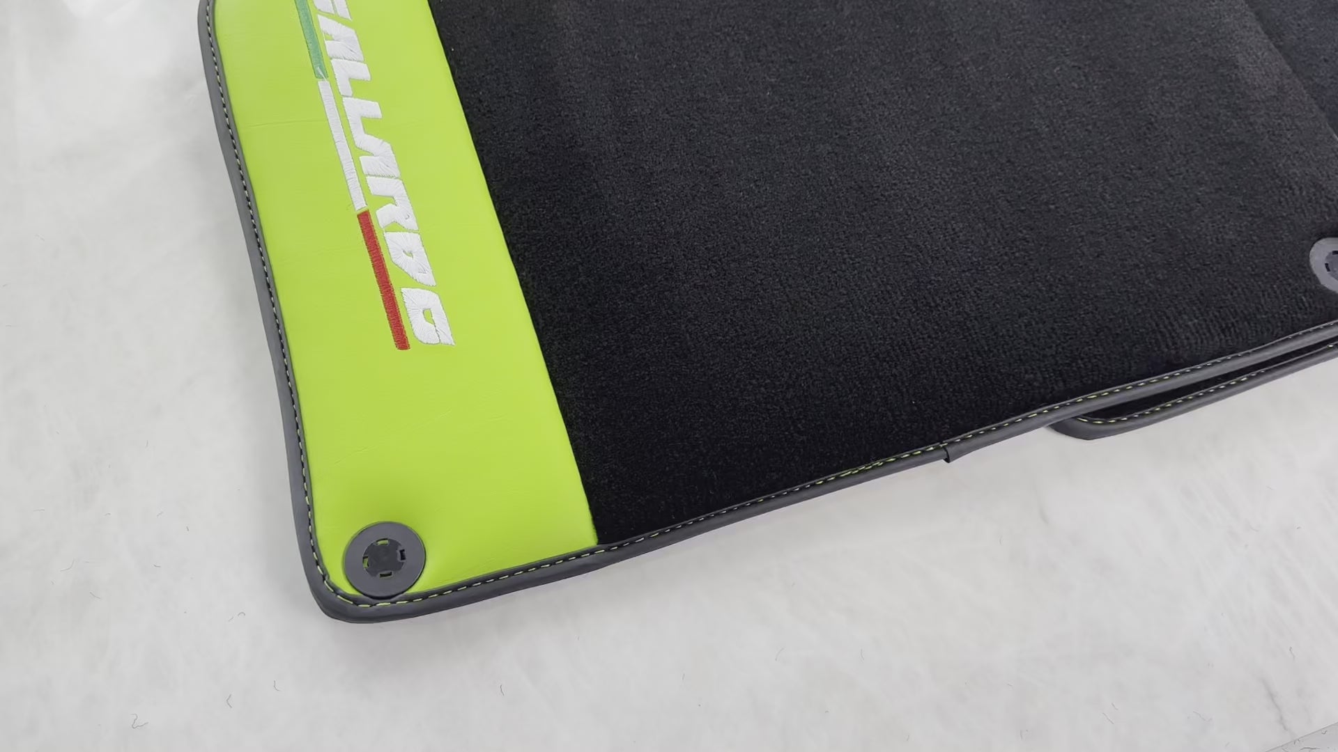 Black Floor Mats for Lamborghini Gallardo With Green Leather - AutoWin.EU