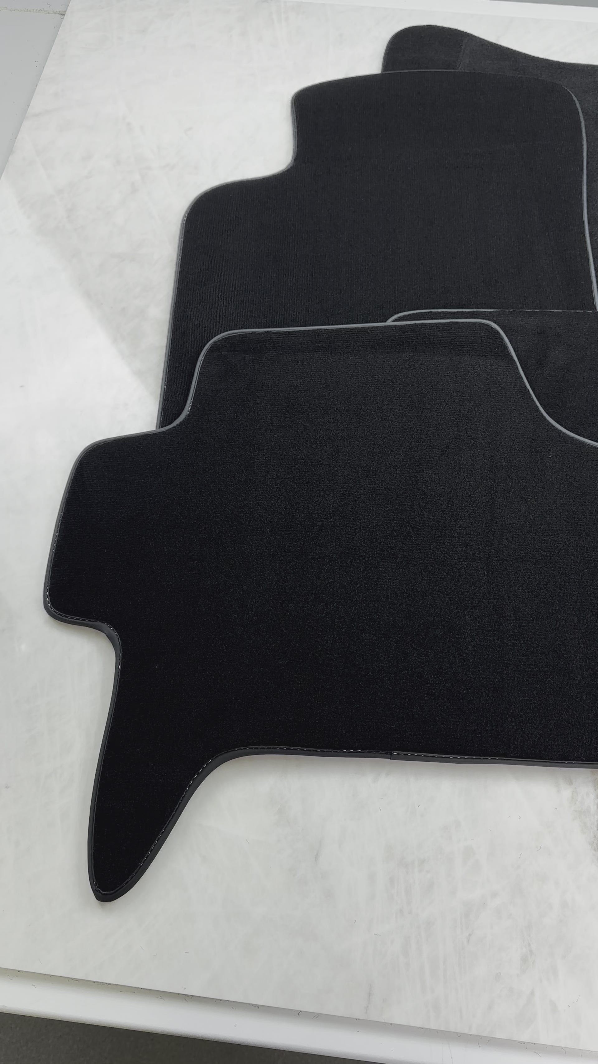 Black Floor Mats For Mitsubishi Pajero Sport (2009-2015) - AutoWin