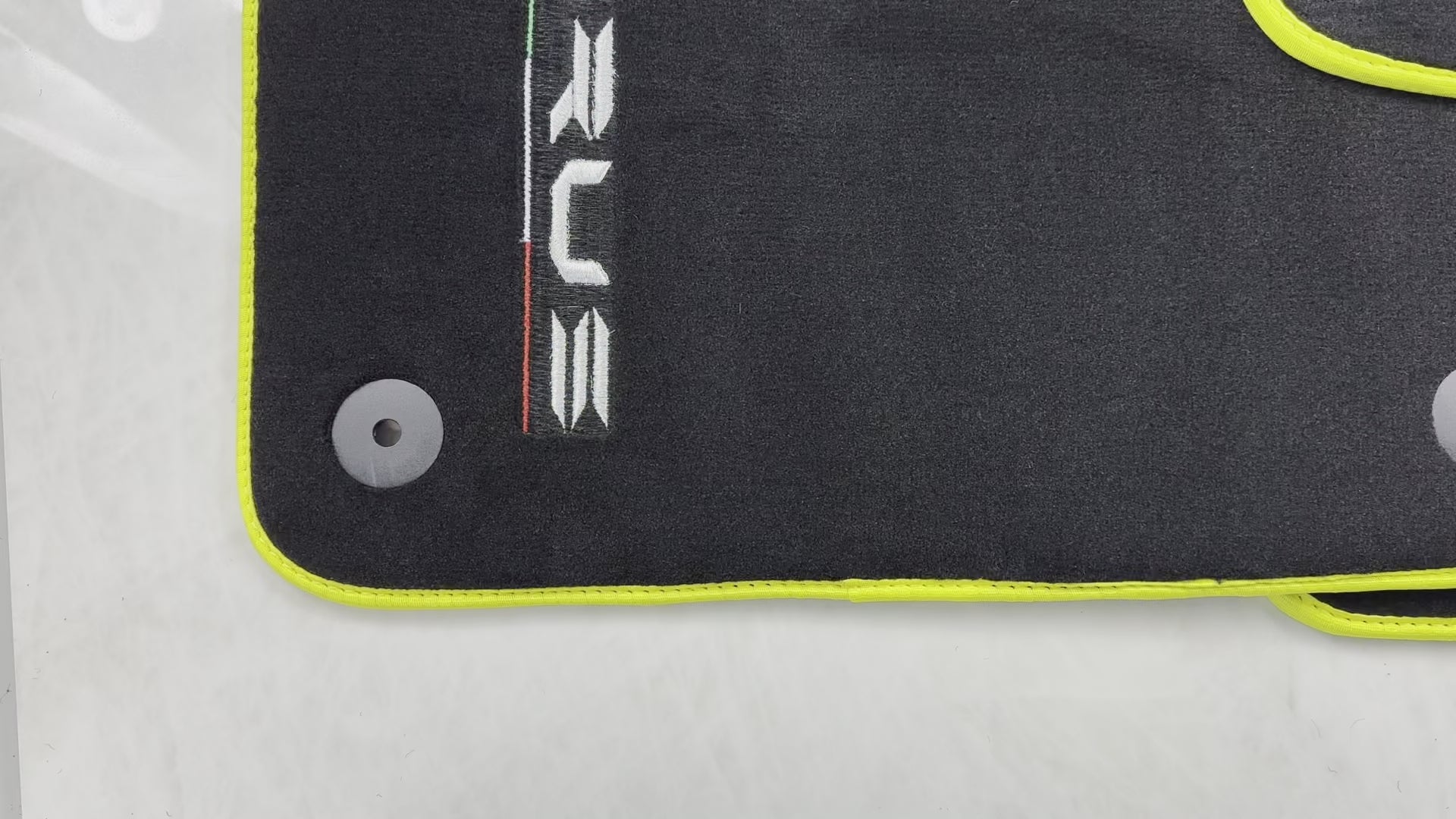 Black Floor Mats For Lamborghini Urus Tailored With Yellow Trim - AutoWin.EU